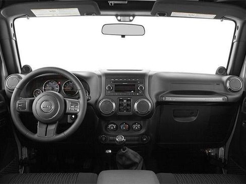 Used 2014 Jeep Wrangler Unlimited Rubicon w/ Connectivity Group image 8