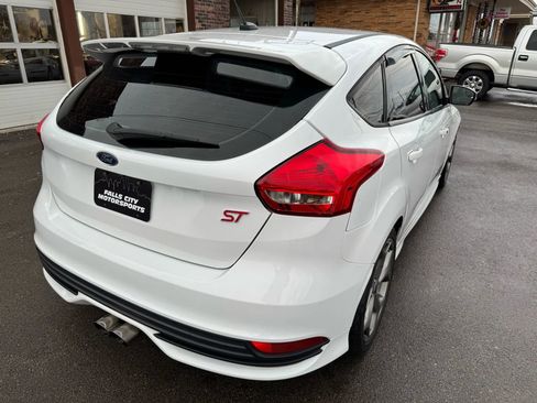 Used 2017 Ford Focus ST image 13