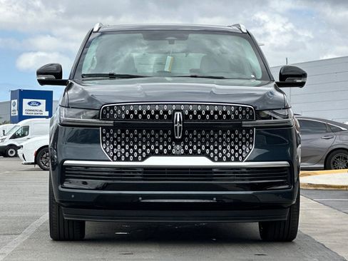 New 2026 Lincoln Navigator Reserve AWD/4WD image 8