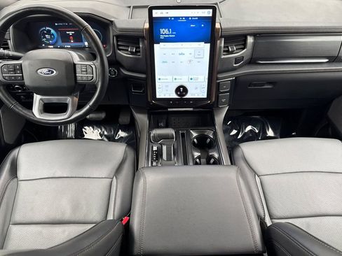 Used 2023 Ford F150 Lightning Lariat image 12