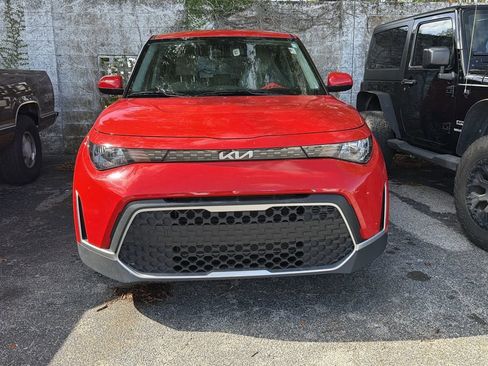 Certified 2023 Kia Soul LX image 2