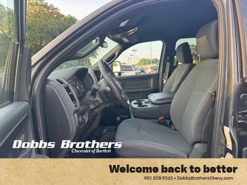 Used 2024 RAM 3500 Tradesman w/ Chrome Appearance Group AWD/4WD image 15