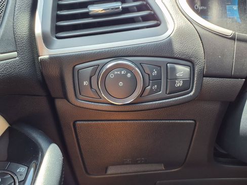 Used 2019 Ford Edge SEL w/ Equipment Group 201A FWD image 9