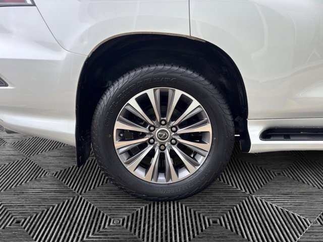 Used 2022 Lexus GX 460 Luxury w/ Accessory Package AWD/4WD image 34