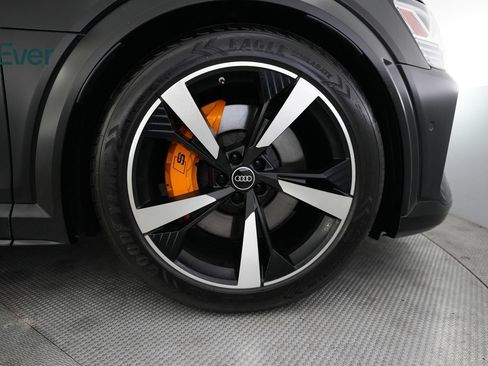 Used 2022 Audi e-tron S Premium Plus AWD/4WD image 20