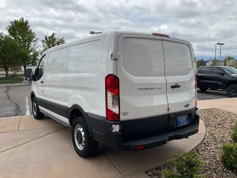 Used 2019 Ford Transit 250 130 Low Roof RWD image 5