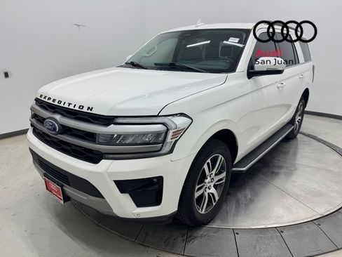 Used 2023 Ford Expedition XLT RWD image 3