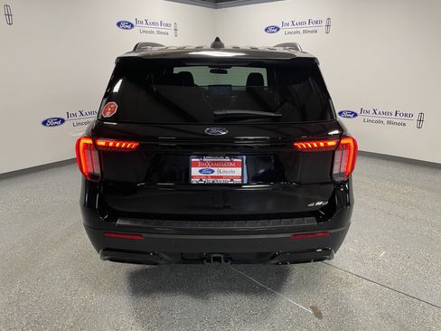 Used 2025 Ford Explorer ST-Line image 5