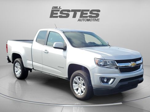 Used 2017 Chevrolet Colorado LT w/ LT Convenience Package RWD image 5