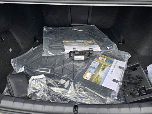 New 2026 BMW i7 eDrive50 w/ M Sport Package image 9