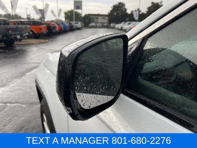 Used 2023 Jeep Grand Cherokee L Limited AWD/4WD image 12