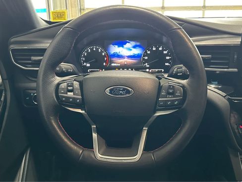 Used 2024 Ford Explorer ST-Line w/ Class IV Trailer Tow Package AWD/4WD image 14