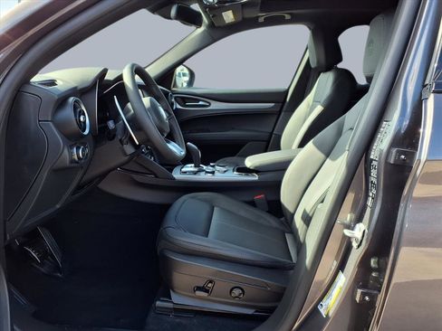 New 2025 Alfa Romeo Stelvio Sprint w/ Convenience Package image 8
