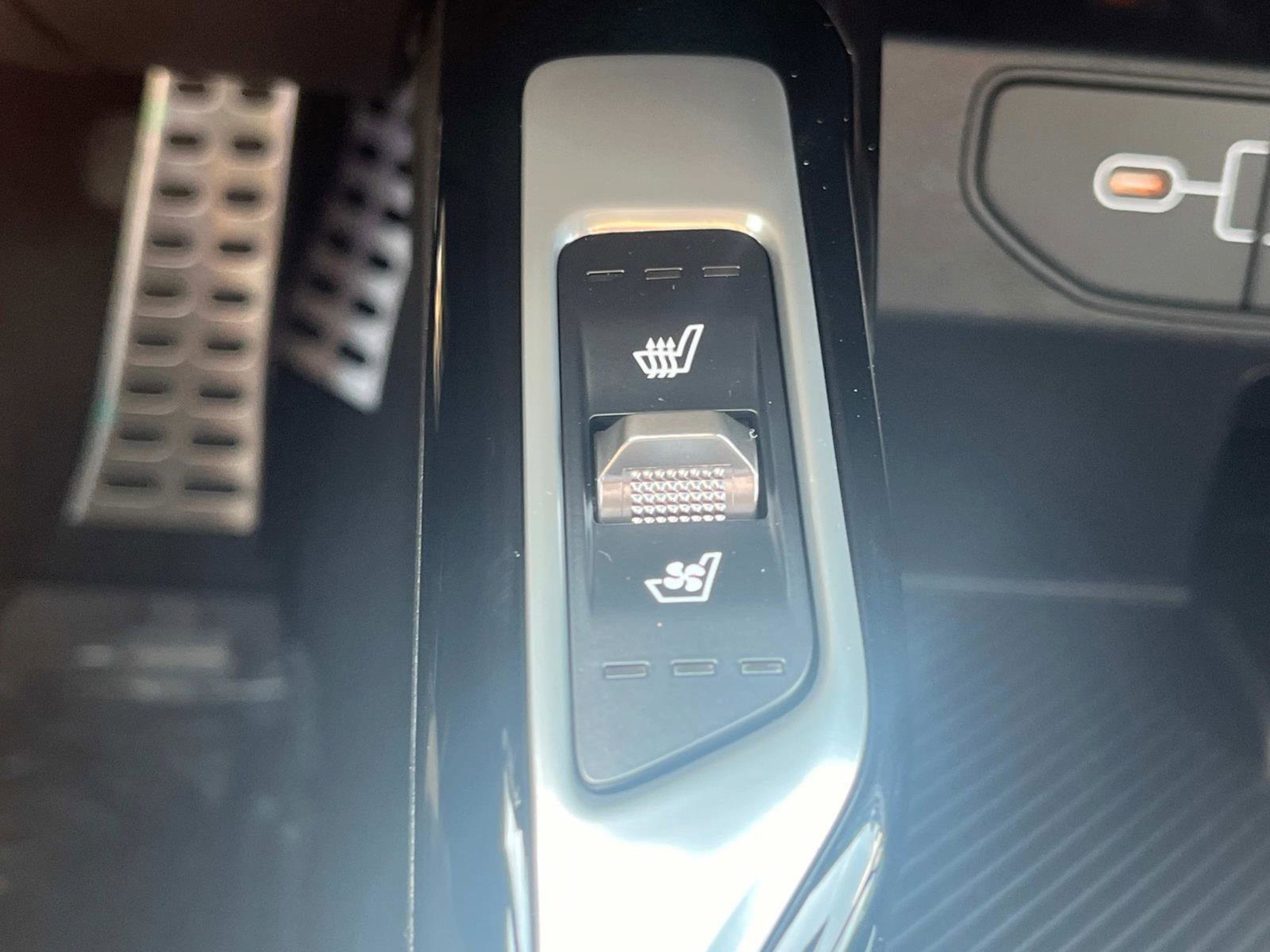 New 2025 Kia Sorento SX Prestige AWD/4WD image 30