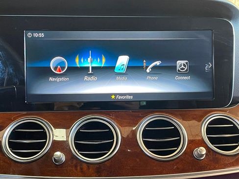 Used 2017 Mercedes-Benz E 300 4MATIC image 33