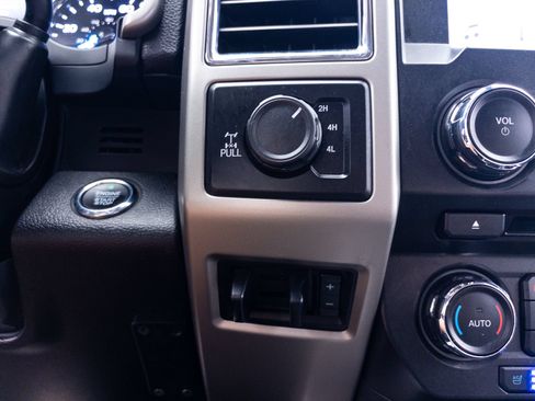 Used 2018 Ford F350 Lariat w/ Lariat Ultimate Package AWD/4WD image 34