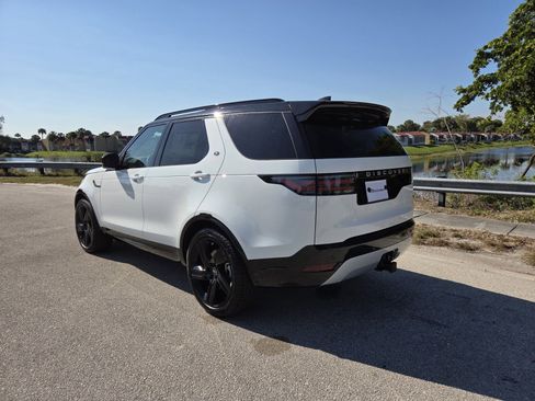 New 2026 Land Rover Discovery Limited Edition image 2