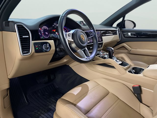 Used 2023 Porsche Cayenne AWD/4WD image 18