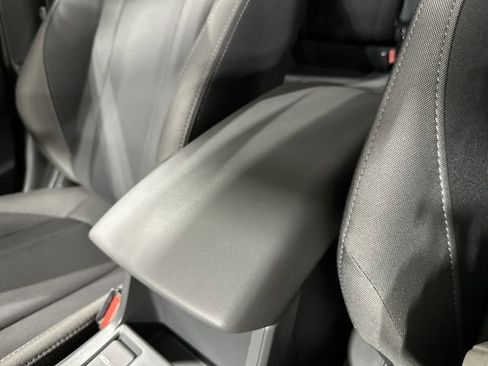 Used 2025 Subaru Crosstrek 2.0i Premium image 25