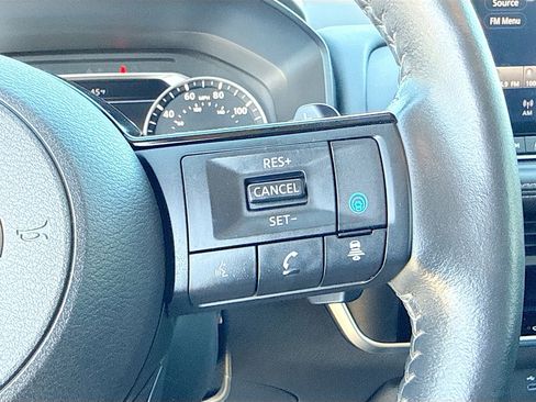 Used 2023 Nissan Rogue SV w/ SV Premium B Package image 39