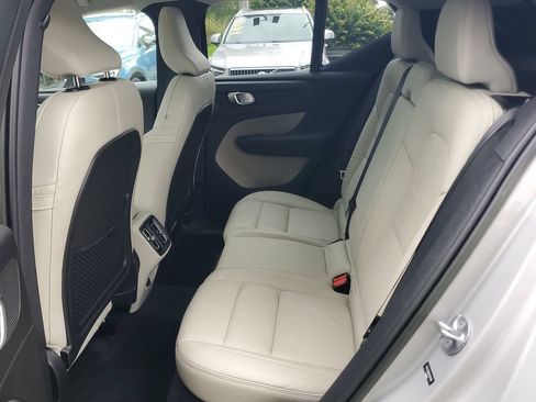 Certified 2023 Volvo XC40 B5 Plus w/ Driver Assist Package AWD/4WD image 12