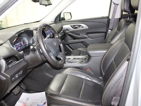 Used 2021 Chevrolet Traverse RS FWD image 16