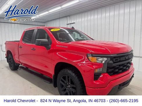 Used 2022 Chevrolet Silverado 1500 Custom AWD/4WD image 1