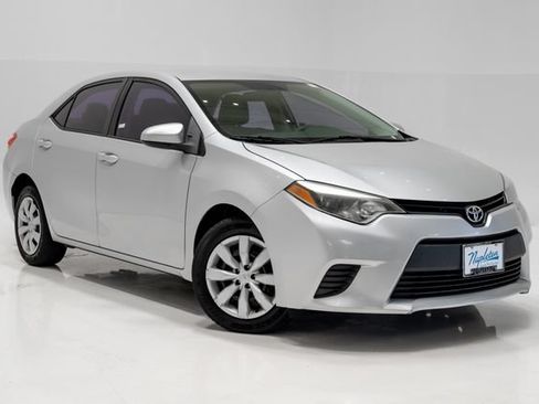 Used 2014 Toyota Corolla LE FWD image 6