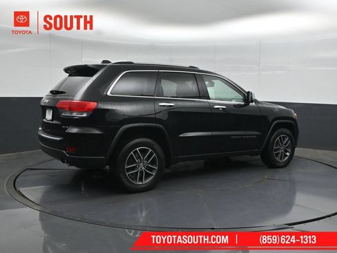 Used 2018 Jeep Grand Cherokee Limited AWD/4WD image 2