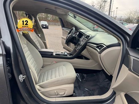 Used 2017 Ford Fusion SE image 23