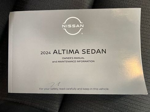 Used 2024 Nissan Altima 2.5 SV image 24