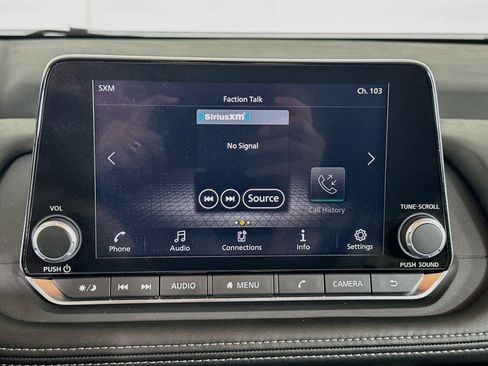 Used 2025 Nissan Rogue SV AWD/4WD image 21