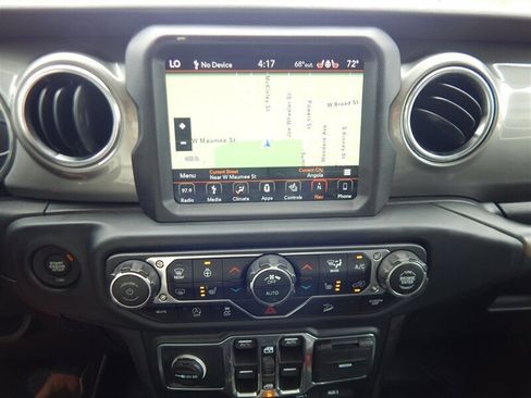 Used 2019 Jeep Wrangler Unlimited Sahara AWD/4WD image 30