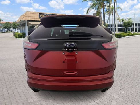 Used 2021 Ford Edge ST-Line image 4