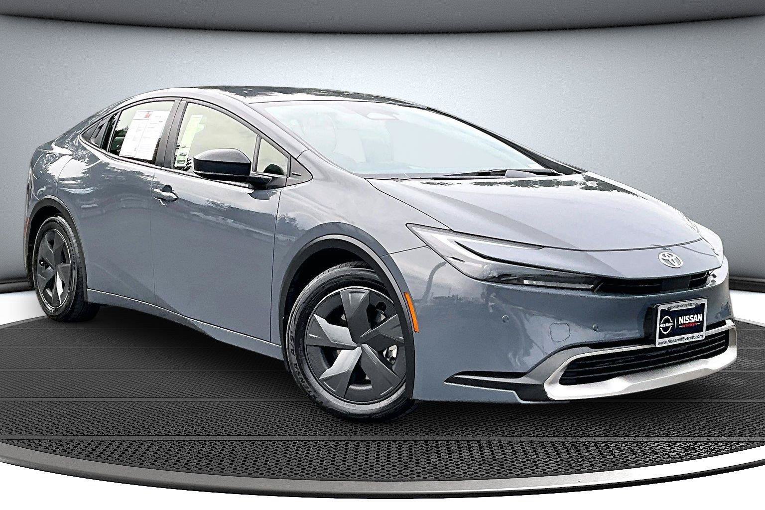 Used 2025 Toyota Prius Plug-In Hybrid FWD image 1