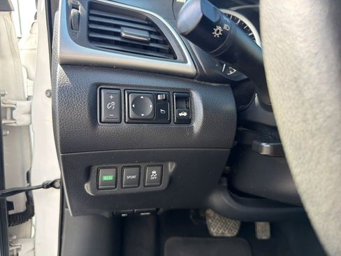 Used 2018 Nissan Sentra SV image 32