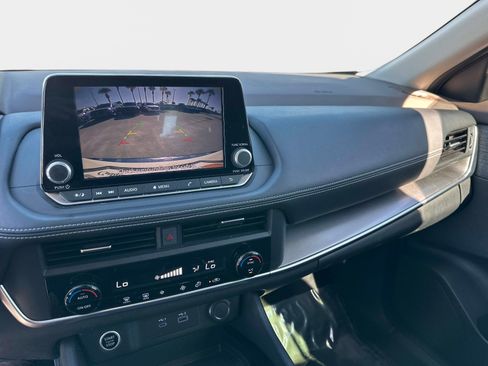 Used 2023 Nissan Rogue SV image 27