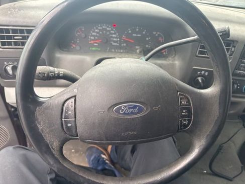 Used 2004 Ford F250 XLT image 6