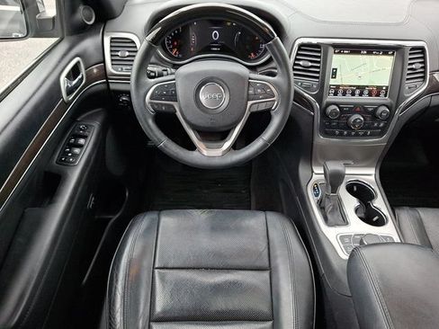 Used 2018 Jeep Grand Cherokee Overland AWD/4WD image 14
