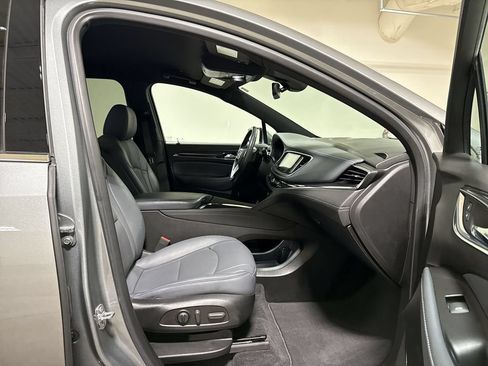 Used 2023 Buick Enclave Essence FWD image 21