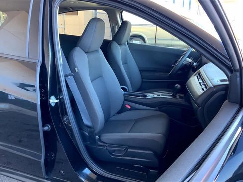 Used 2022 Honda HR-V EX image 9