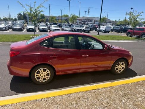 Used 2010 Hyundai Elantra GLS FWD image 8