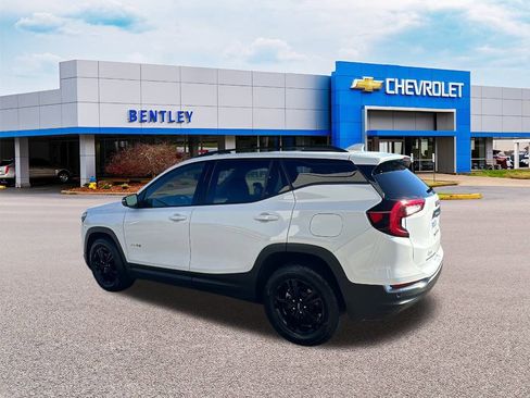 Used 2024 GMC Terrain AT4 image 3