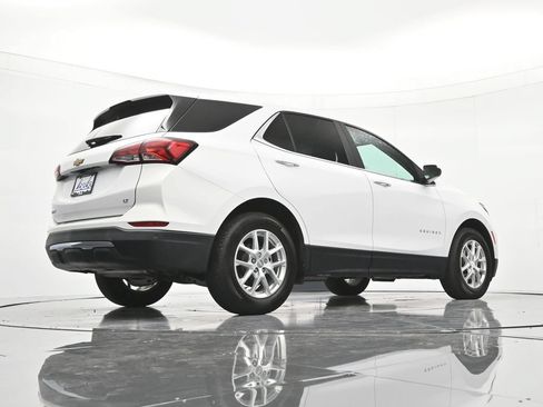 Used 2022 Chevrolet Equinox LT FWD image 40