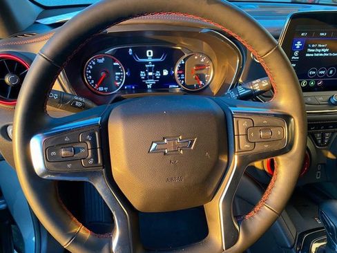 Used 2025 Chevrolet Blazer RS FWD image 29
