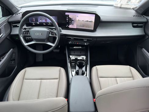 New 2026 Audi Q3 quattro 2.0T AWD/4WD image 20