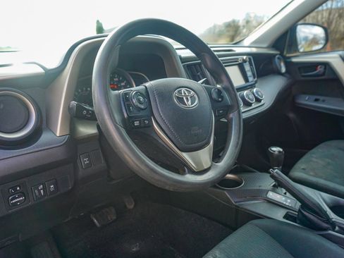 Used 2015 Toyota RAV4 LE AWD/4WD image 14