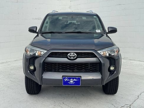 Used 2015 Toyota 4Runner SR5 RWD image 7