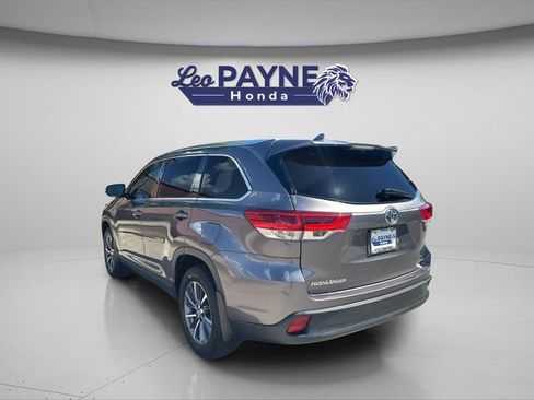 Used 2019 Toyota Highlander XLE AWD/4WD image 5