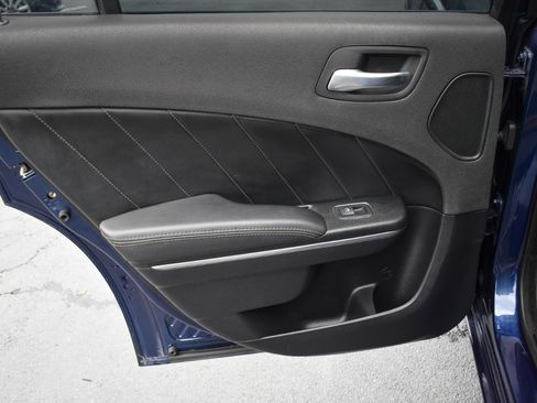 Used 2017 Dodge Charger R/T w/ Premium Group image 35